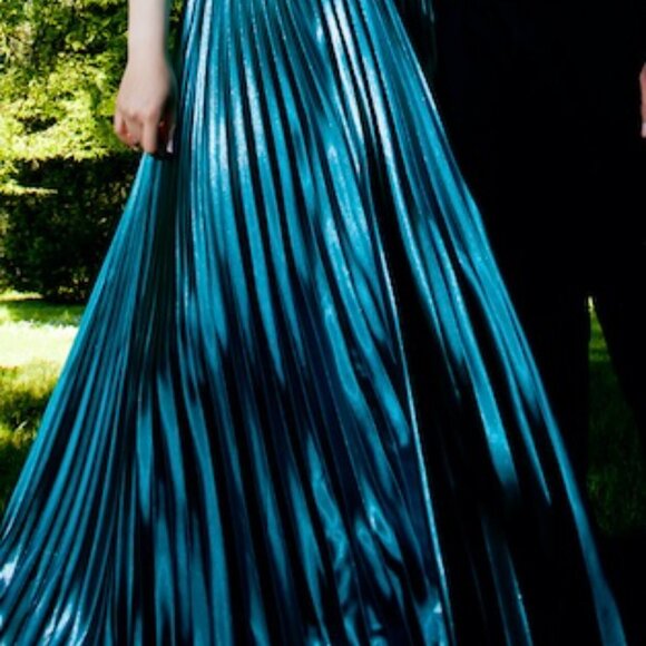 Teal Gown with pleated skirt - Picture 4 of 4